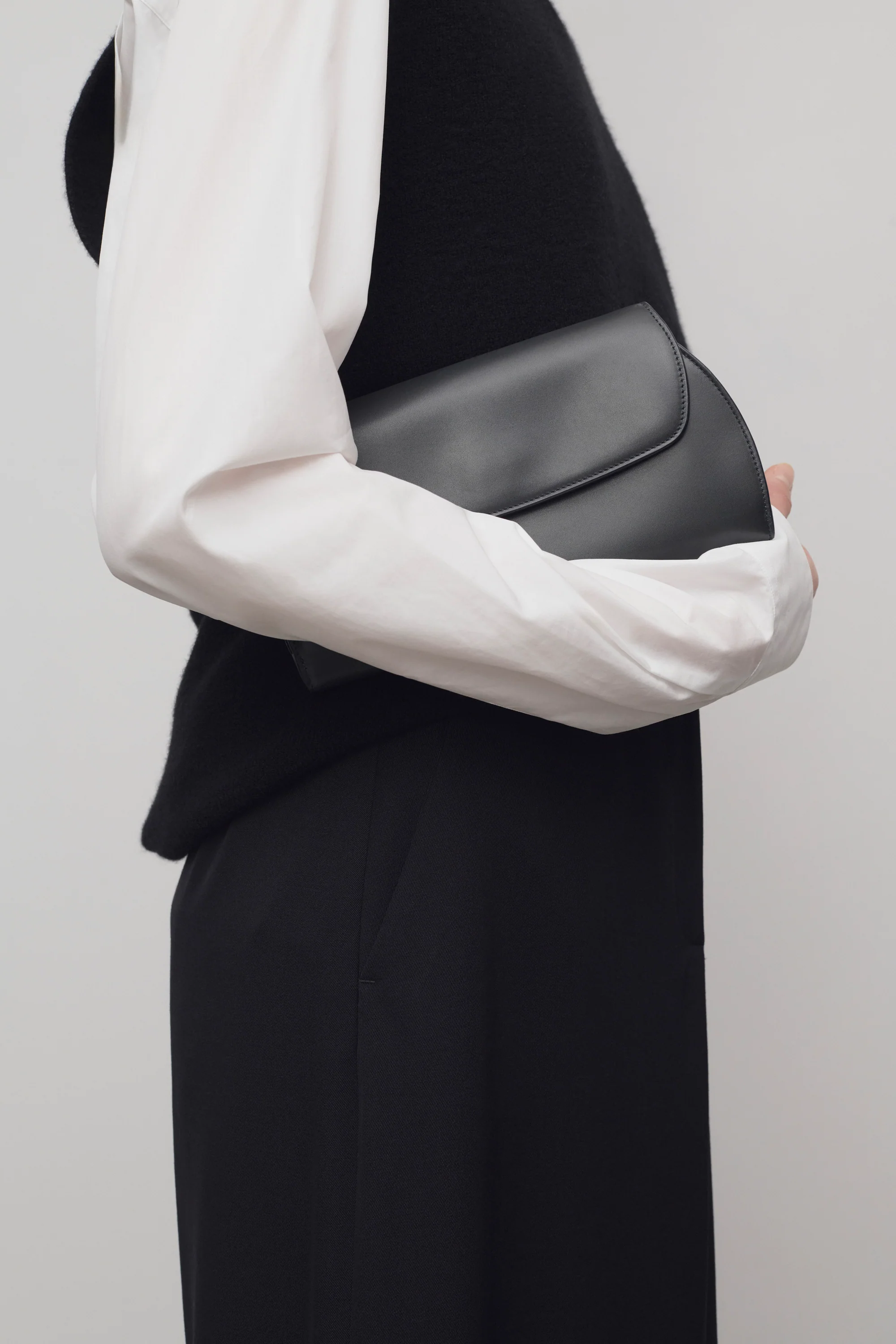 Curved Clutch - Image 4